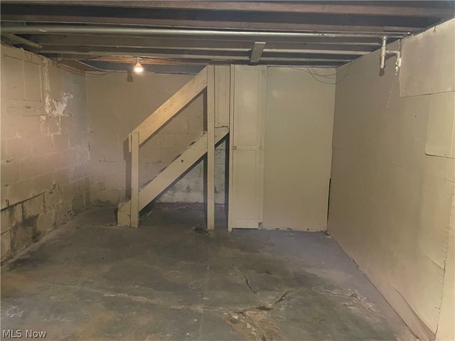 1365 East Avenue, Akron, OH 44307