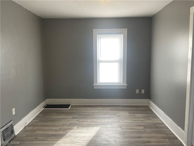 1365 East Avenue, Akron, OH 44307