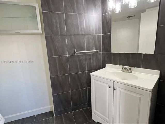 6830 Indian Creek Dr 2A, Miami Beach, FL 33141