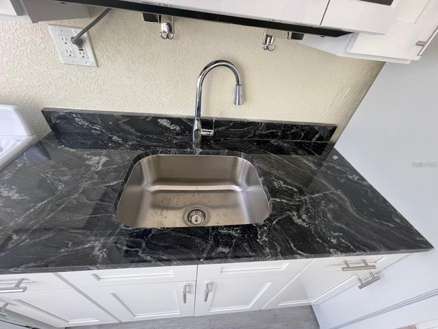 625 16TH AVENUE S B, St Petersburg, FL 33701