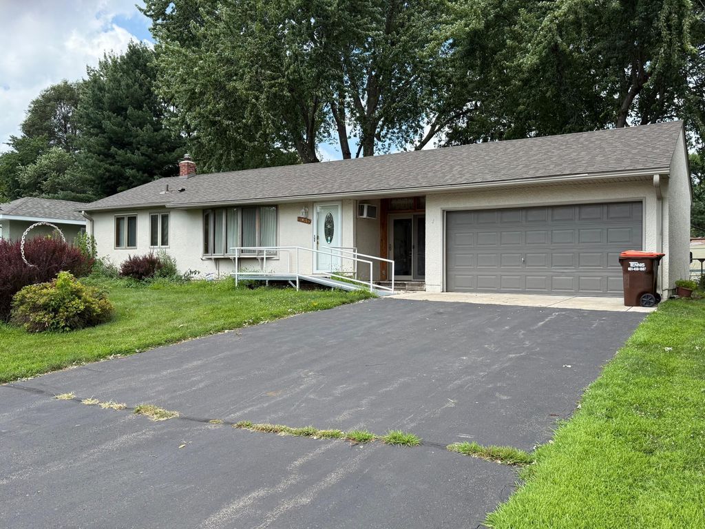 1477 Ripley Avenue, Maplewood, MN 55109
