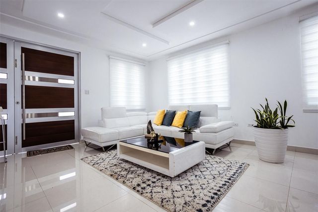 PR 152 KM 7.5 CERRÓ FARALLÓN, Barranquitas, PR 00794