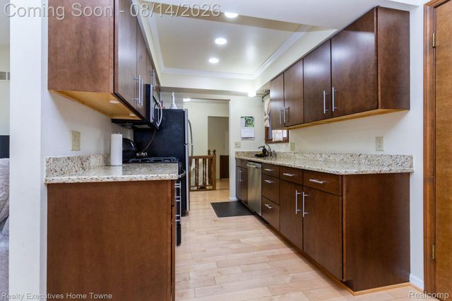 29573 Red Oak Drive 62, Warren, MI 48092