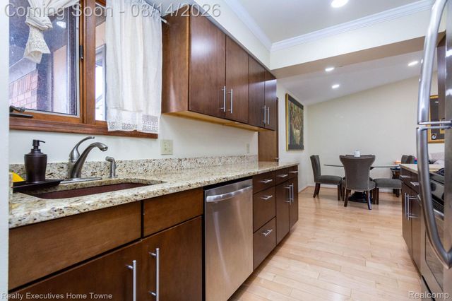29573 Red Oak Drive 62, Warren, MI 48092