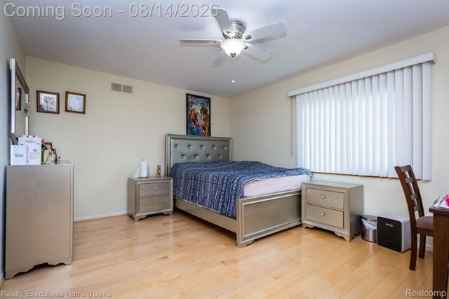 29573 Red Oak Drive 62, Warren, MI 48092