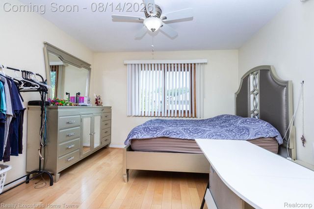 29573 Red Oak Drive 62, Warren, MI 48092