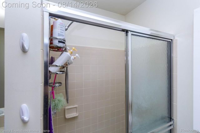 29573 Red Oak Drive 62, Warren, MI 48092