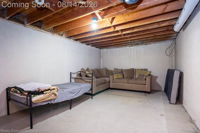 29573 Red Oak Drive 62, Warren, MI 48092