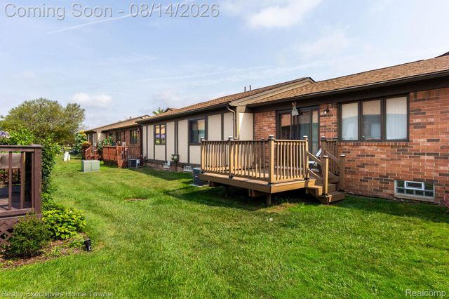29573 Red Oak Drive 62, Warren, MI 48092