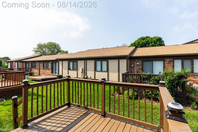 29573 Red Oak Drive 62, Warren, MI 48092