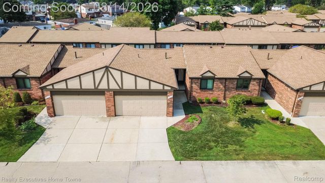 29573 Red Oak Drive 62, Warren, MI 48092