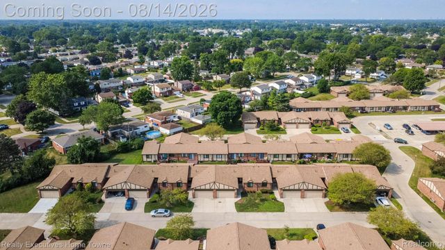 29573 Red Oak Drive 62, Warren, MI 48092