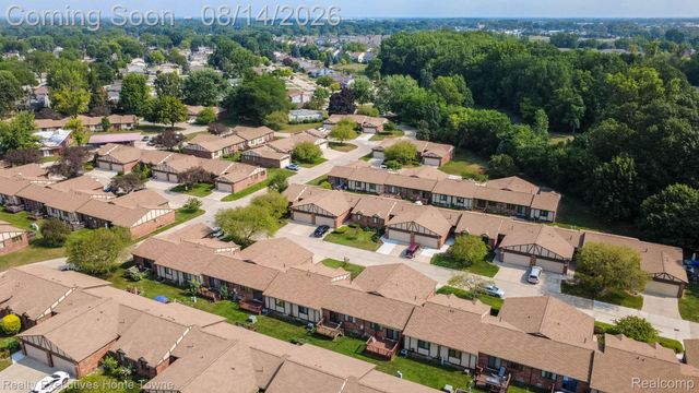 29573 Red Oak Drive 62, Warren, MI 48092