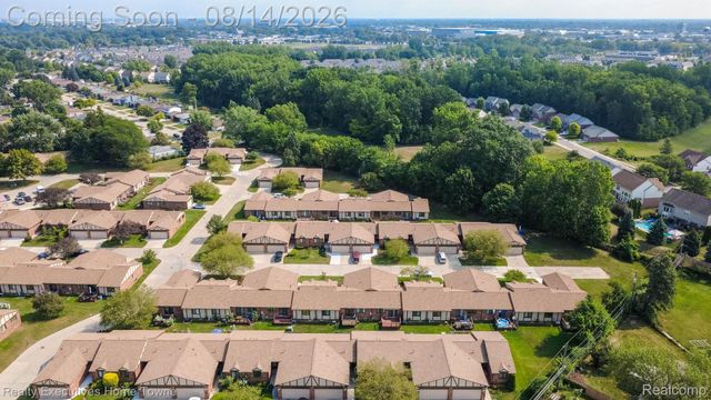 29573 Red Oak Drive 62, Warren, MI 48092