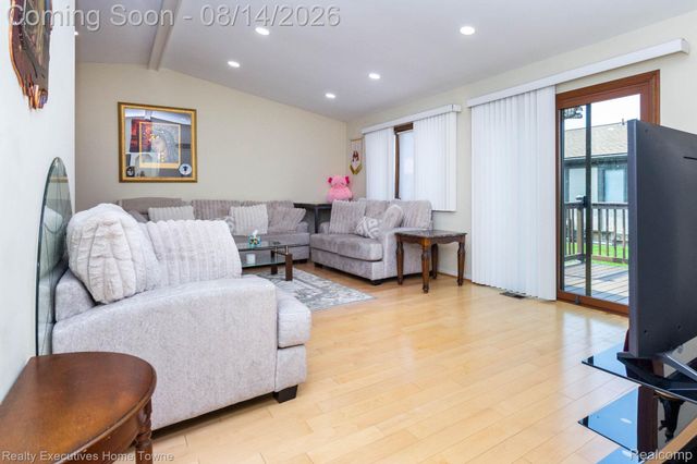 29573 Red Oak Drive 62, Warren, MI 48092