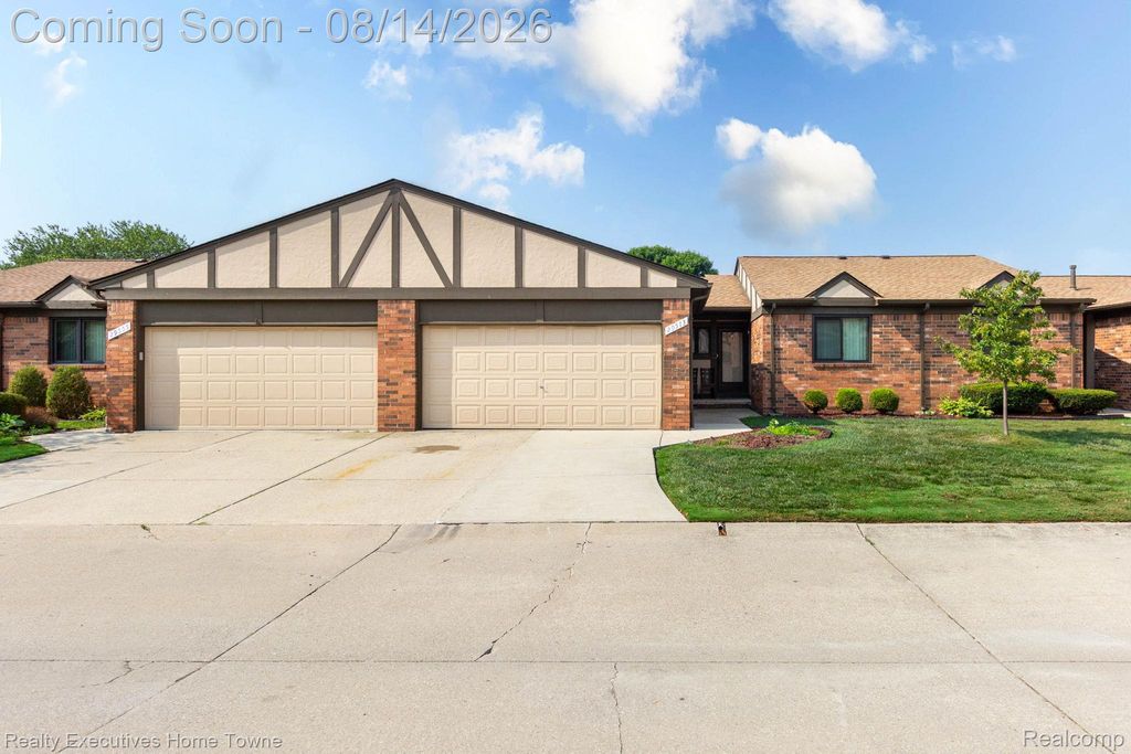 29573 Red Oak Drive 62, Warren, MI 48092