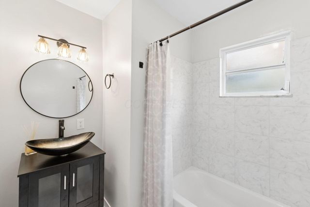 3805 Gilroy Road, Columbus, OH 43227