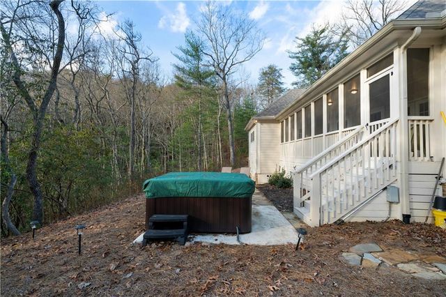 140 Robert Drive, Ellijay, GA 30536