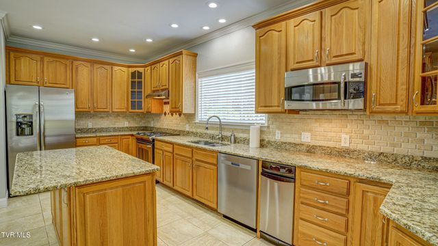 1036 Fiddlers Way, Kingsport, TN 37664