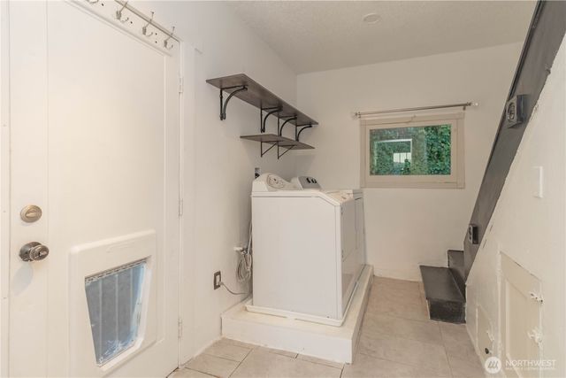 1549 Charleston Beach Road W, Bremerton, WA 98312