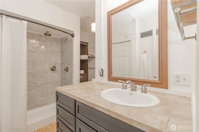 1549 Charleston Beach Road W, Bremerton, WA 98312