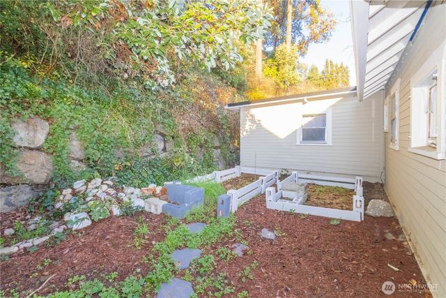 1549 Charleston Beach Road W, Bremerton, WA 98312