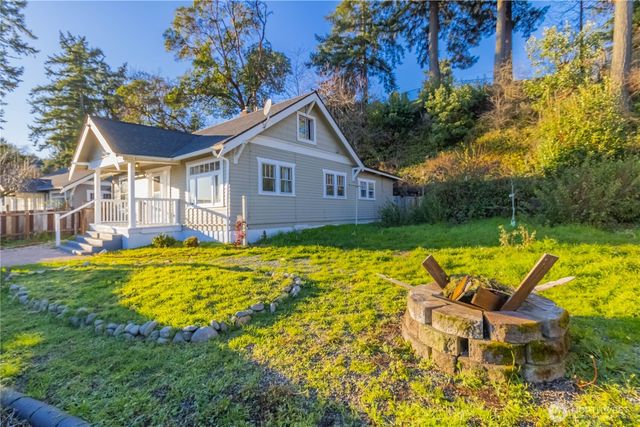 1549 Charleston Beach Road W, Bremerton, WA 98312