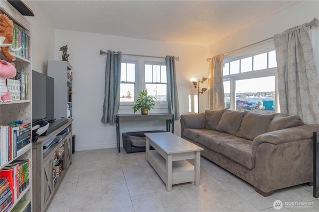 1549 Charleston Beach Road W, Bremerton, WA 98312