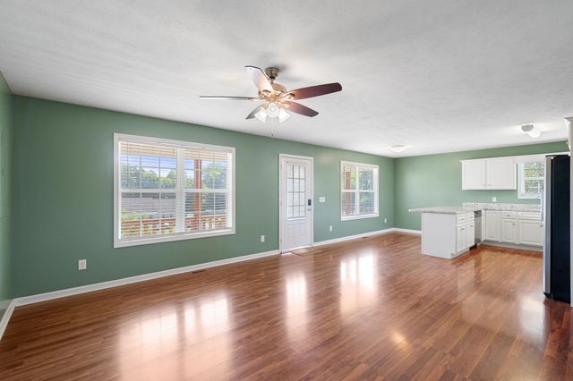 1529 Joanne Cir, Lewisburg, TN 37091