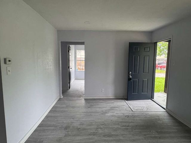 821 Travis Street, Garland, TX 75040