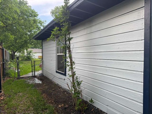 821 Travis Street, Garland, TX 75040