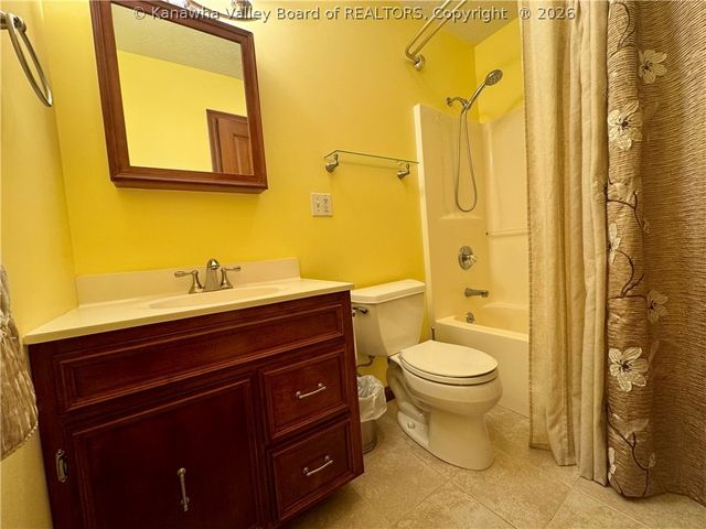 235 Chestnut Street, Eleanor, WV 25070