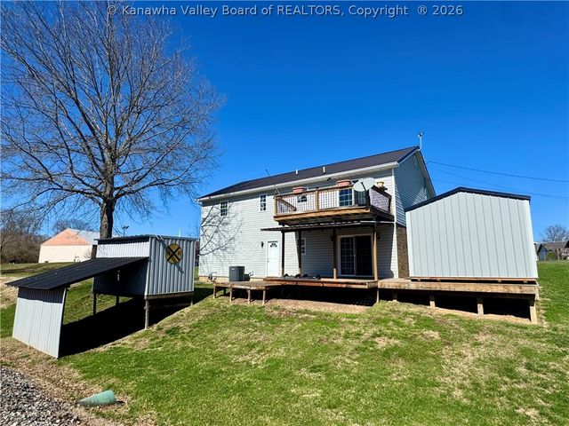 235 Chestnut Street, Eleanor, WV 25070