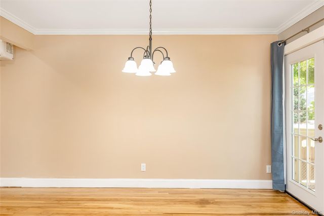 233 Walnut Street, Massapequa Park, NY 11762