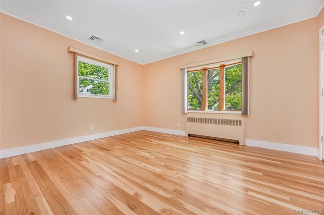233 Walnut Street, Massapequa Park, NY 11762