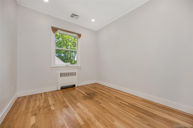 233 Walnut Street, Massapequa Park, NY 11762
