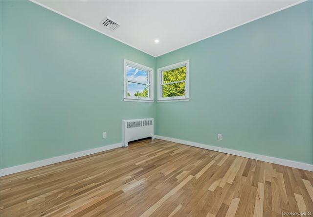 233 Walnut Street, Massapequa Park, NY 11762