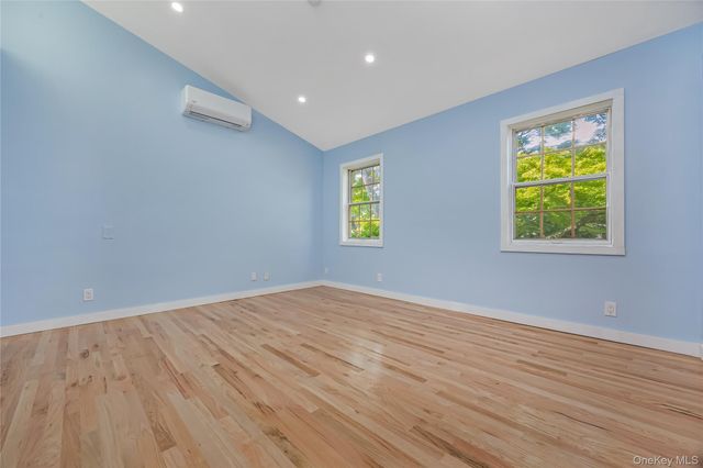 233 Walnut Street, Massapequa Park, NY 11762