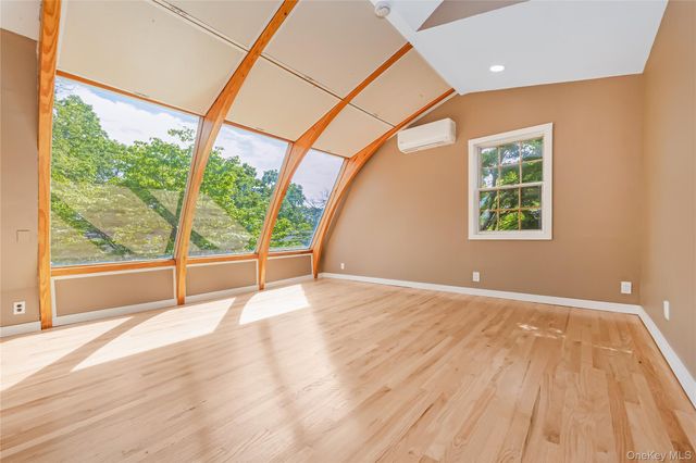 233 Walnut Street, Massapequa Park, NY 11762