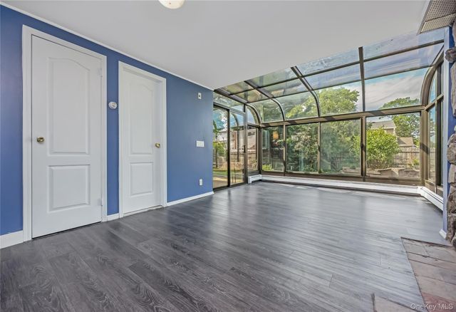 233 Walnut Street, Massapequa Park, NY 11762
