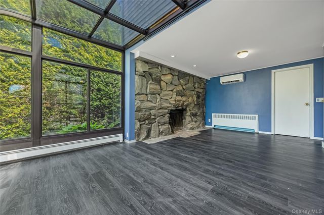 233 Walnut Street, Massapequa Park, NY 11762