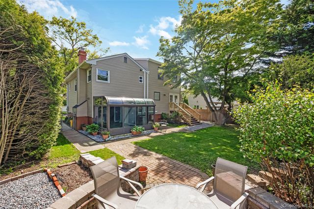 233 Walnut Street, Massapequa Park, NY 11762
