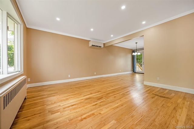 233 Walnut Street, Massapequa Park, NY 11762