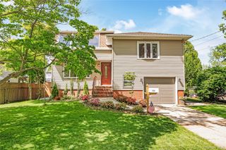 233 Walnut Street, Massapequa Park, NY 11762