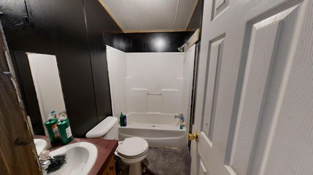 313 N Frazier St, Dequincy, LA 70633