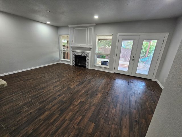 1600 Maybrook Court, Arlington, TX 76014
