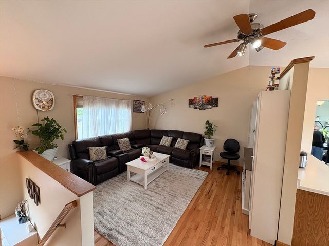 88 Boulevard Street, Lowell, MA 01854