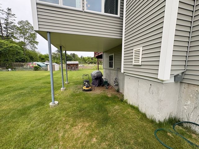 88 Boulevard Street, Lowell, MA 01854