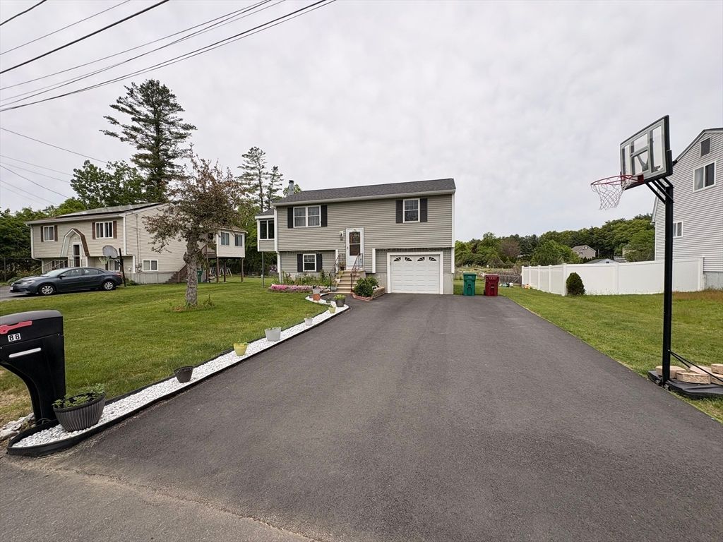 88 Boulevard Street, Lowell, MA 01854