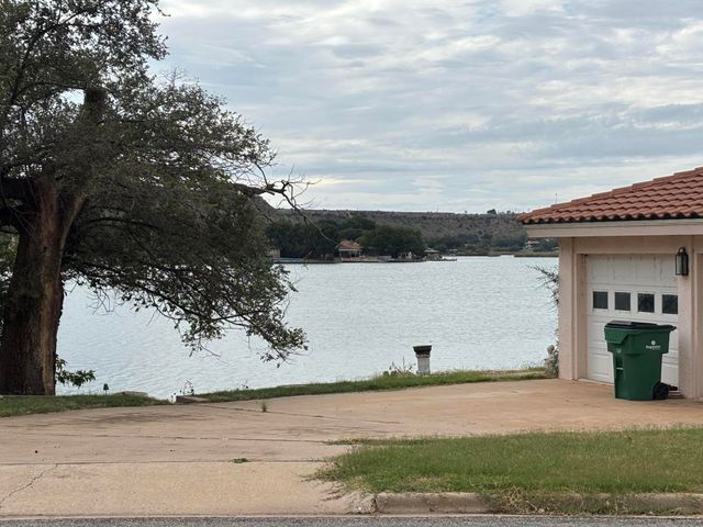 66 E Lakeshore Drive, Ransom Canyon, TX 79366